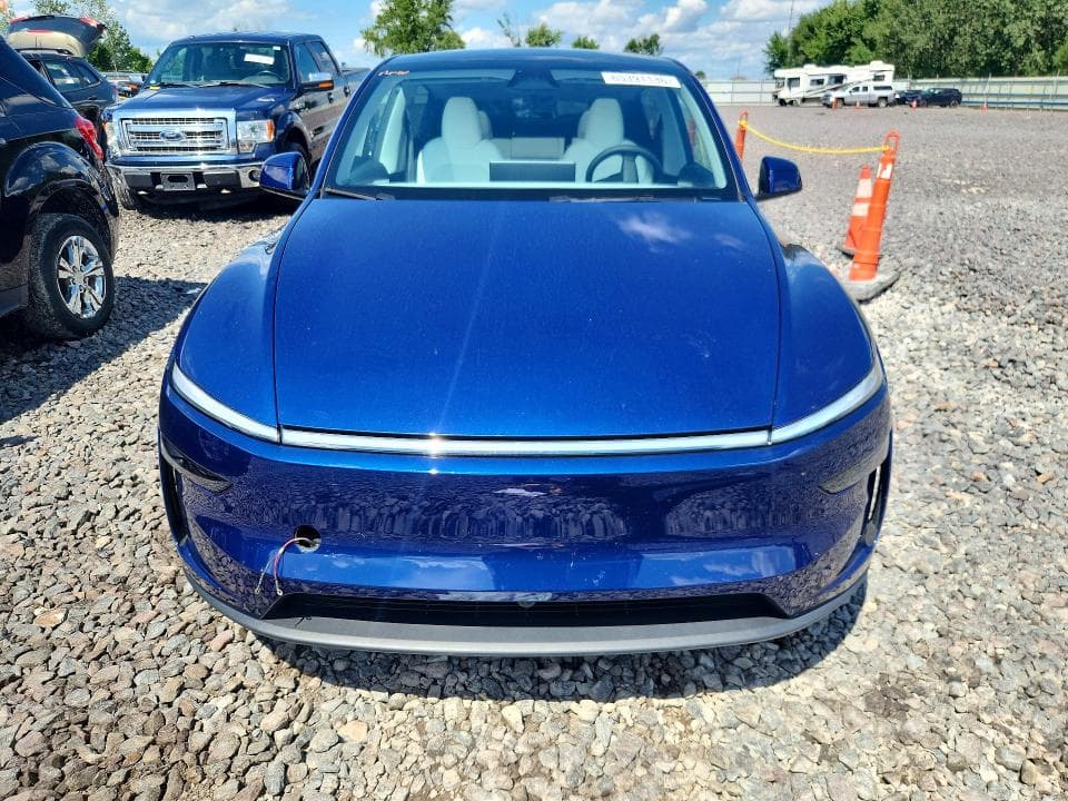 2026 TESLA MODEL Y 5