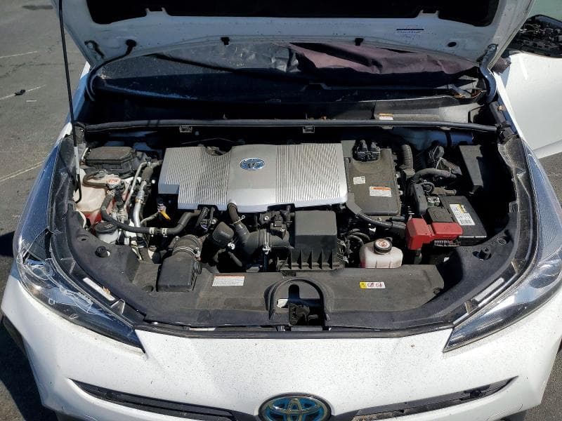 2021 TOYOTA PRIUS LE 11