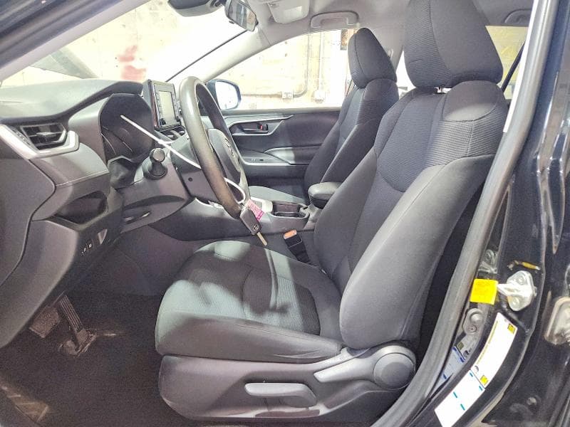 2019 TOYOTA RAV4 LE 7