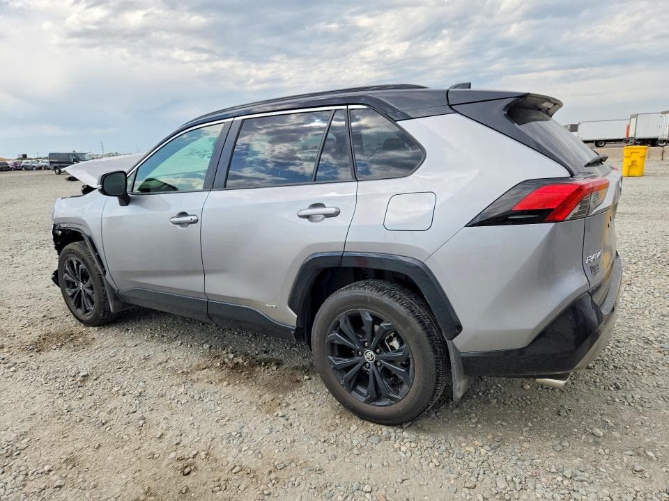2025 TOYOTA RAV4 XSE 2