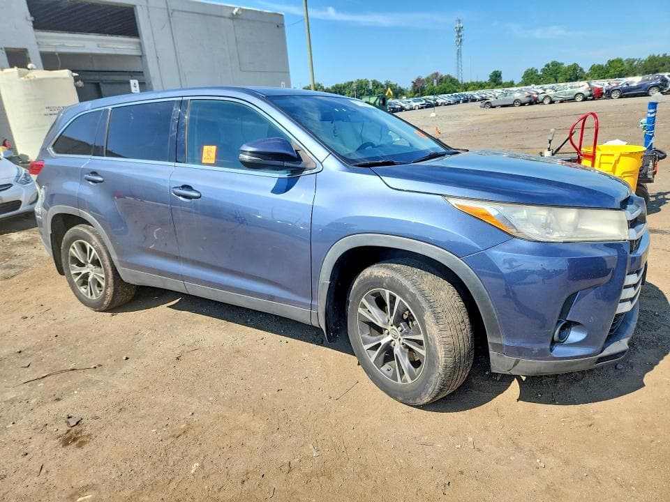 2019 TOYOTA HIGHLANDER LE 4
