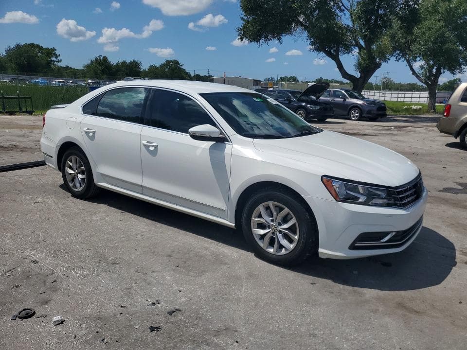 2017 VOLKSWAGEN PASSAT S 4