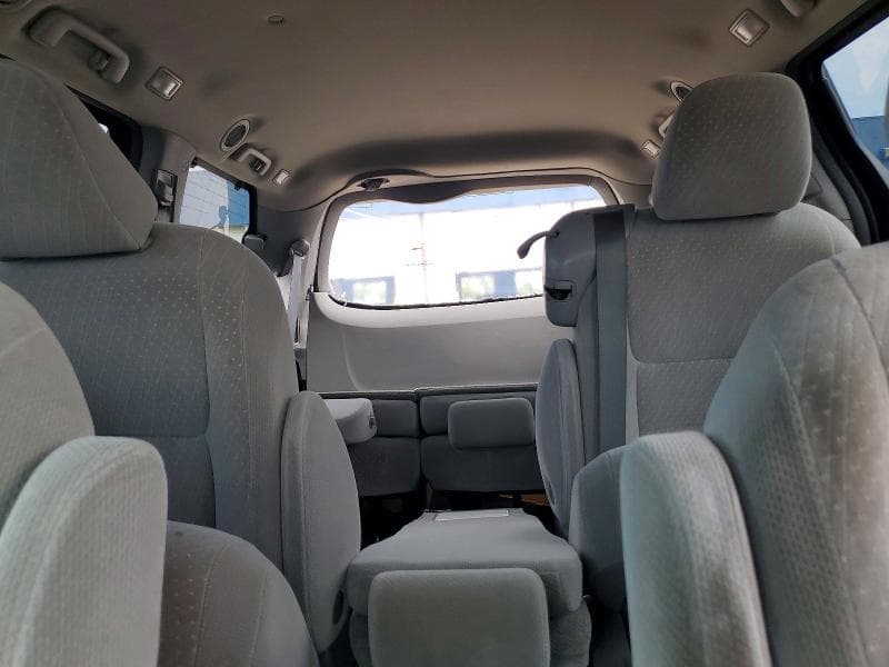 2018 TOYOTA SIENNA LE 10