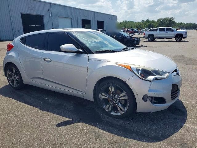 2017 HYUNDAI VELOSTER VALUE EDITION 4