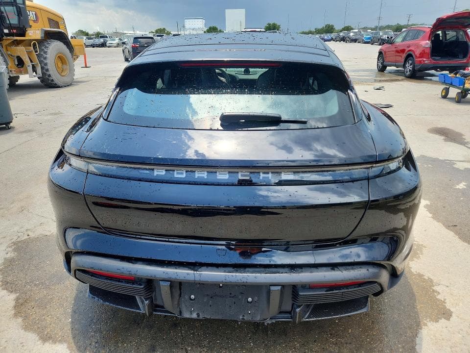 2024 PORSCHE TAYCAN 6