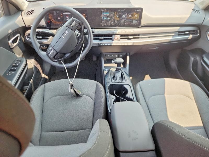 2025 KIA K4 LXS 8