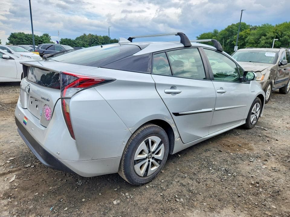 2018 TOYOTA PRIUS TWO 3