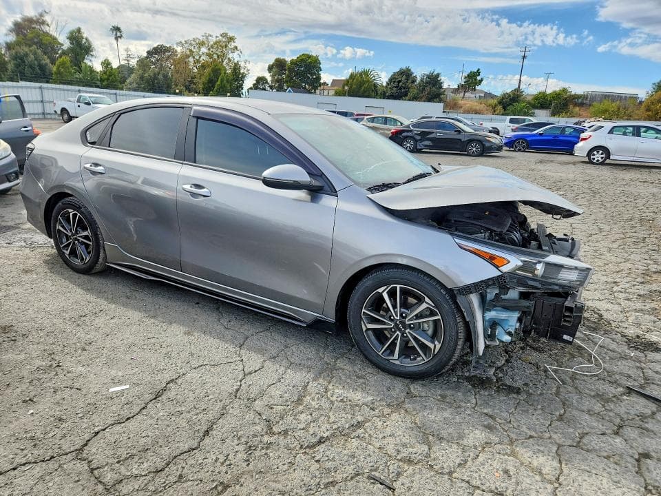 2022 KIA FORTE LXS 4
