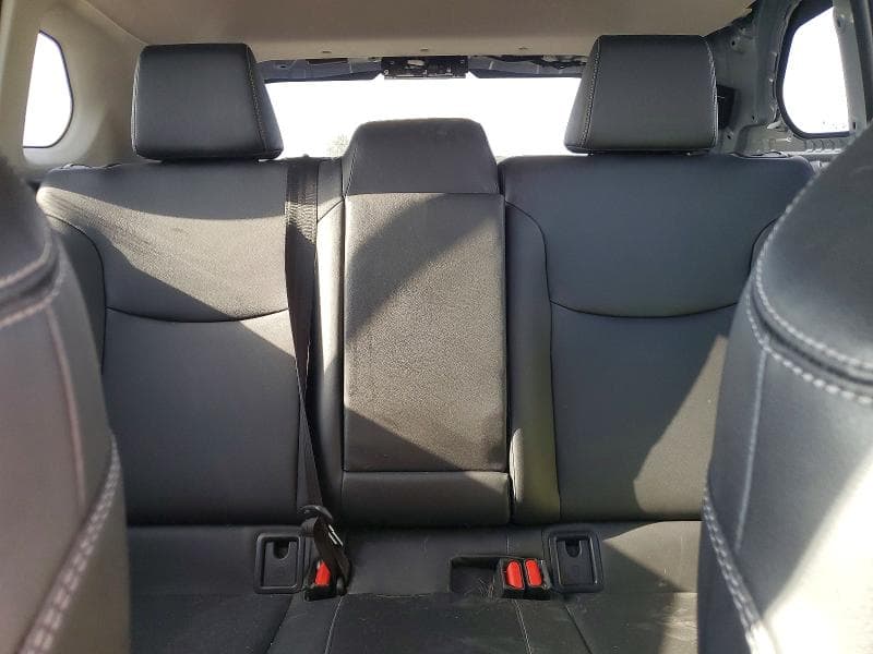 2024 TOYOTA COROLLA CROSS XLE 10