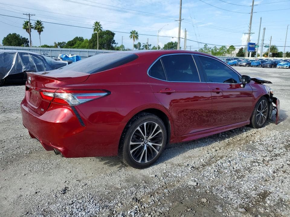 2018 TOYOTA CAMRY SE 3