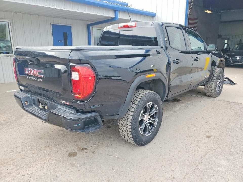 2024 GMC CANYON AT4 3