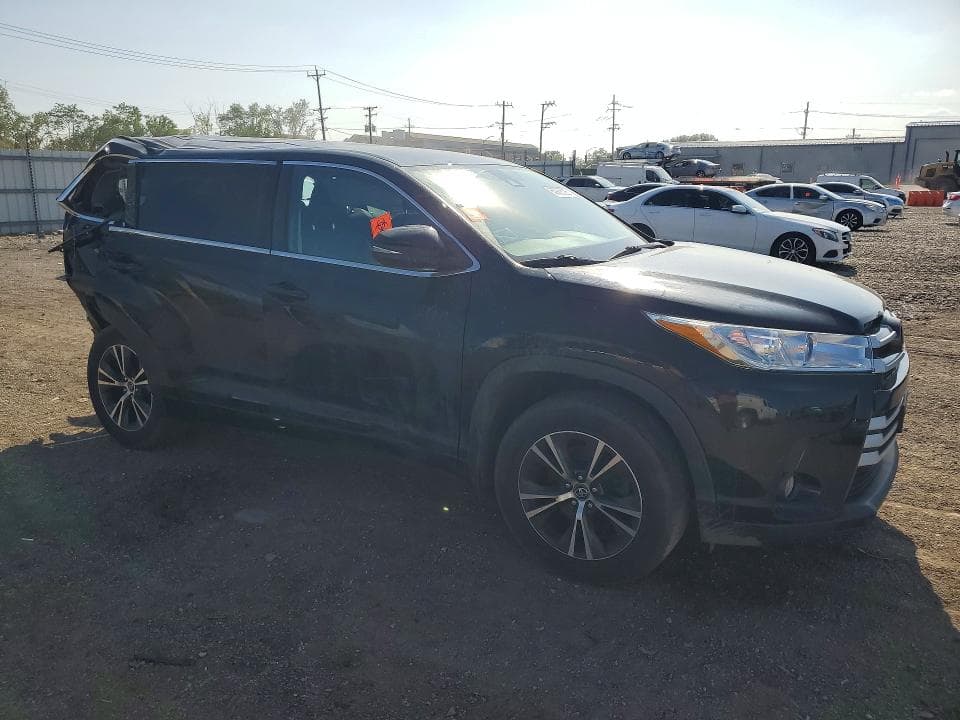 2017 TOYOTA HIGHLANDER LE PLUS 4