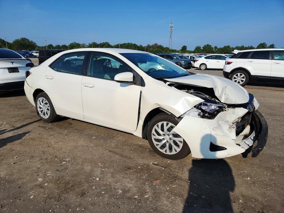 2017 TOYOTA COROLLA LE 4