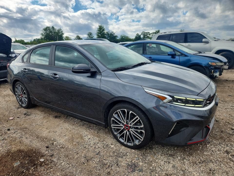 2023 KIA FORTE GT 4