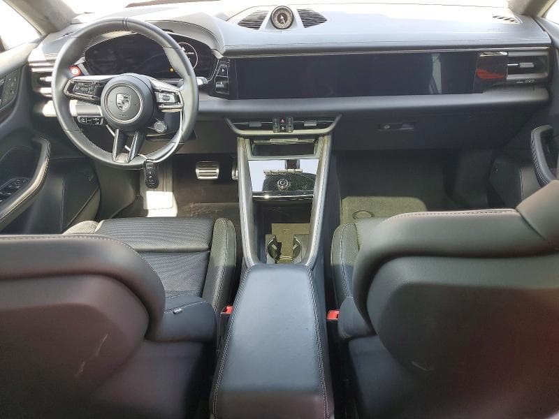 2024 PORSCHE MACAN TURBO 8