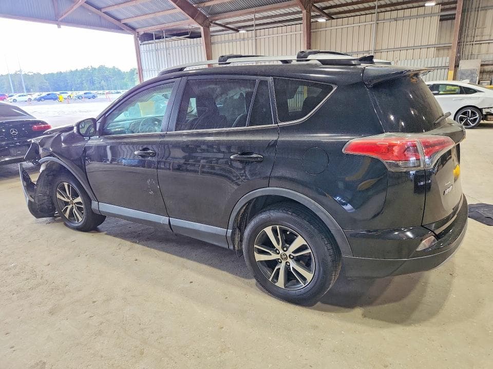 2017 TOYOTA RAV4 XLE 2