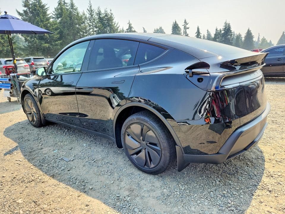 2026 TESLA MODEL Y 2