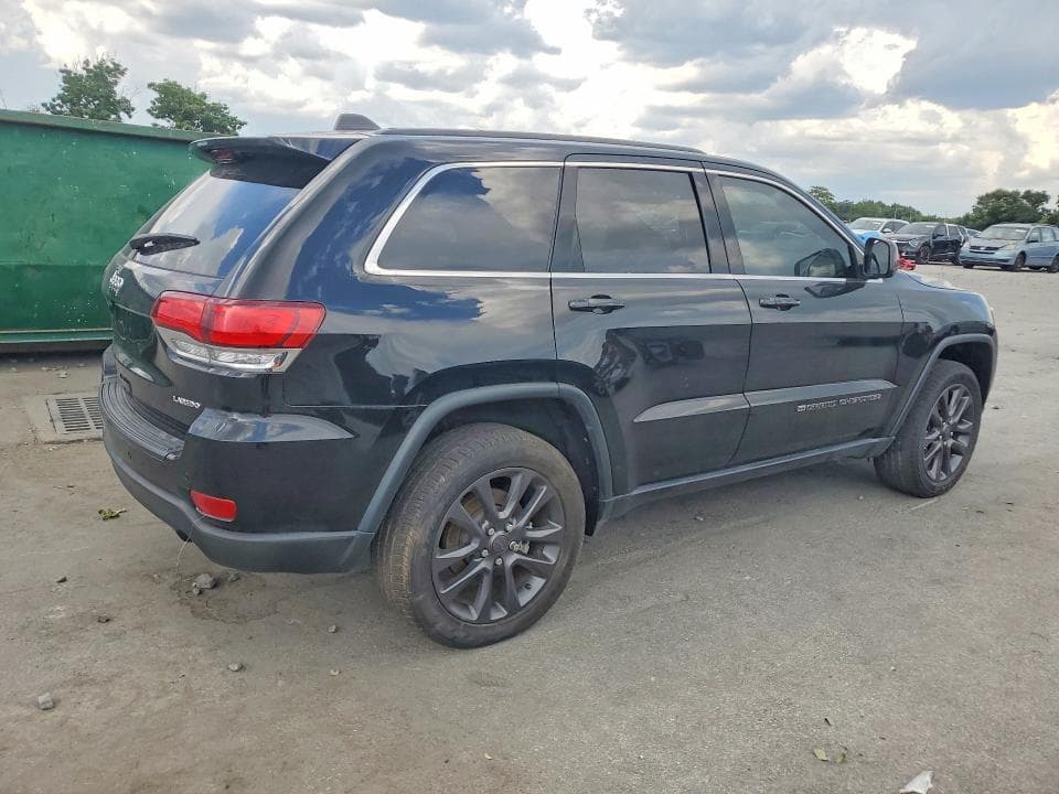 2022 JEEP GRAND CHEROKEE LAREDO E 3