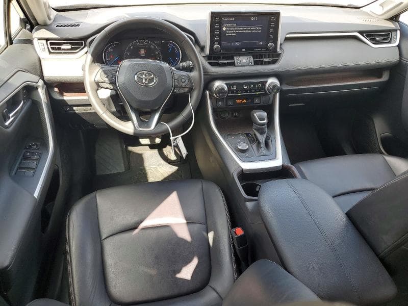 2019 TOYOTA RAV4 LIMITED 8