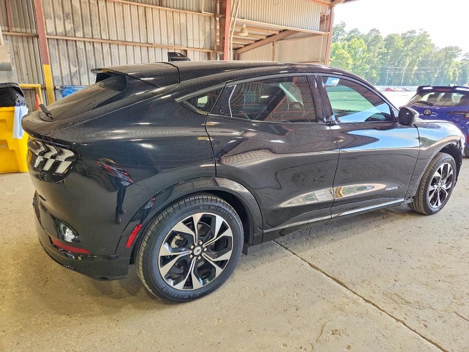2021 FORD MUSTANG MACH-E PREMIUM 3