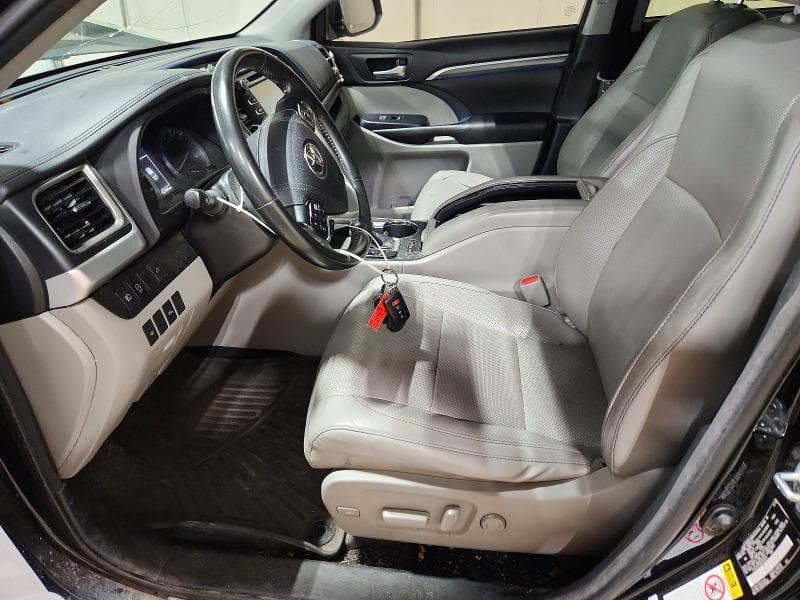 2017 TOYOTA HIGHLANDER LIMITED 7