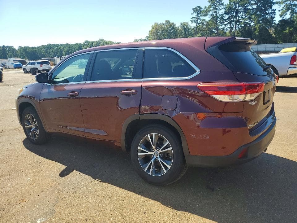 2017 TOYOTA HIGHLANDER LE 2