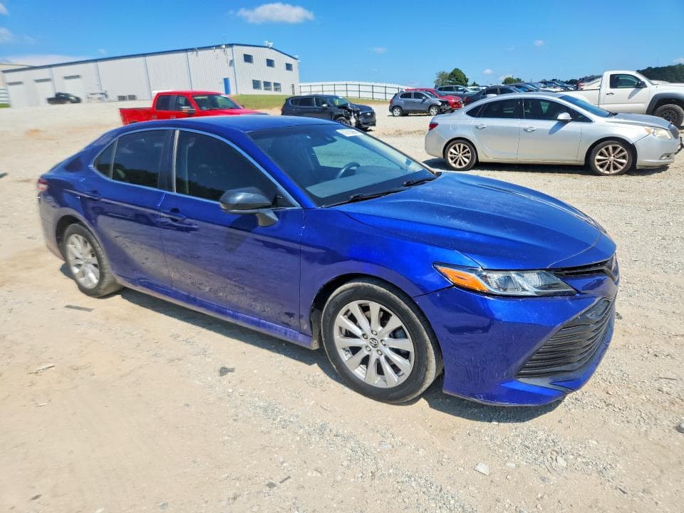 2018 TOYOTA CAMRY LE 4