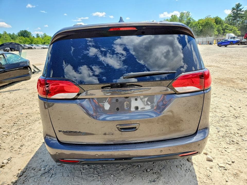 2019 CHRYSLER PACIFICA TOURING L 6