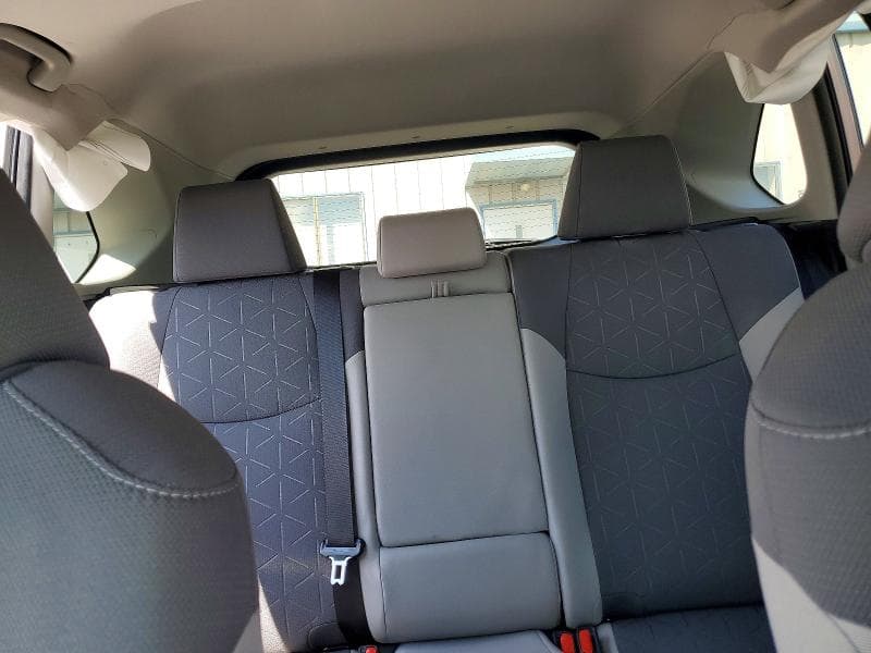 2024 TOYOTA RAV4 XLE 10