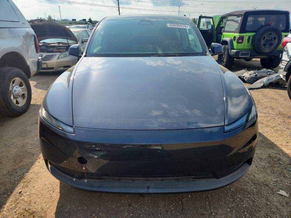 2026 TESLA MODEL Y 5