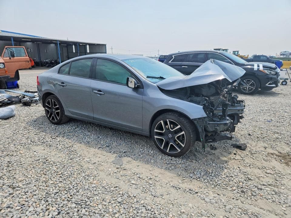 2017 VOLVO S60 4