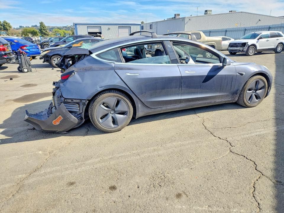 2018 TESLA MODEL 3 3