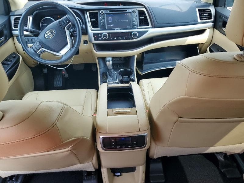 2019 TOYOTA HIGHLANDER XLE 8