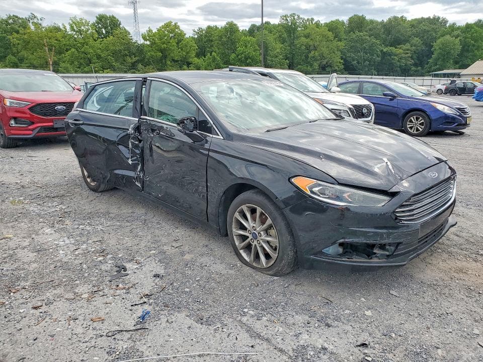 2017 FORD FUSION SE 4