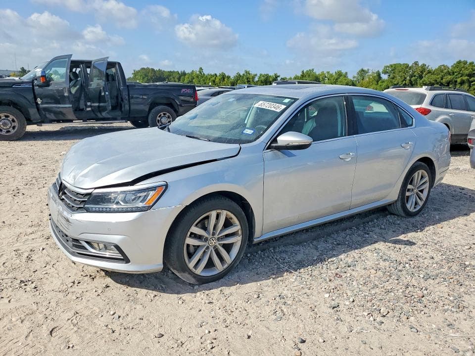 2018 VOLKSWAGEN PASSAT SE - 1