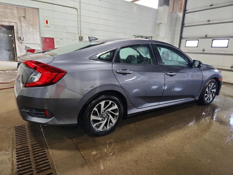 2017 HONDA CIVIC EX 3