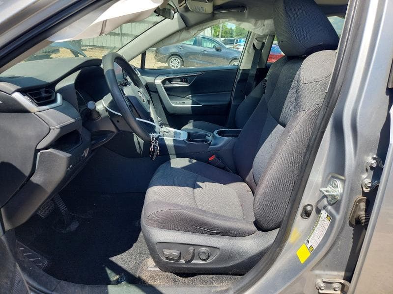 2021 TOYOTA RAV4 XLE 7
