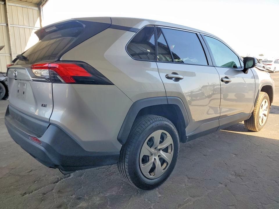 2023 TOYOTA RAV4 LE 3