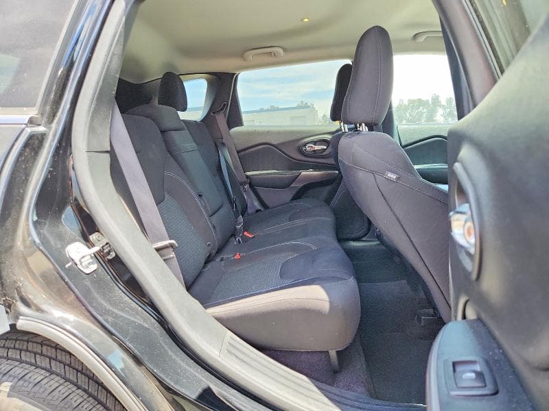 2019 JEEP CHEROKEE LATITUDE 11