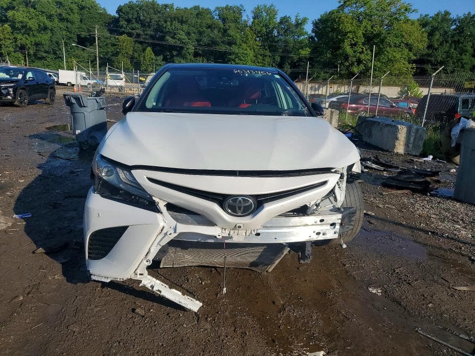 2019 TOYOTA CAMRY XSE 5