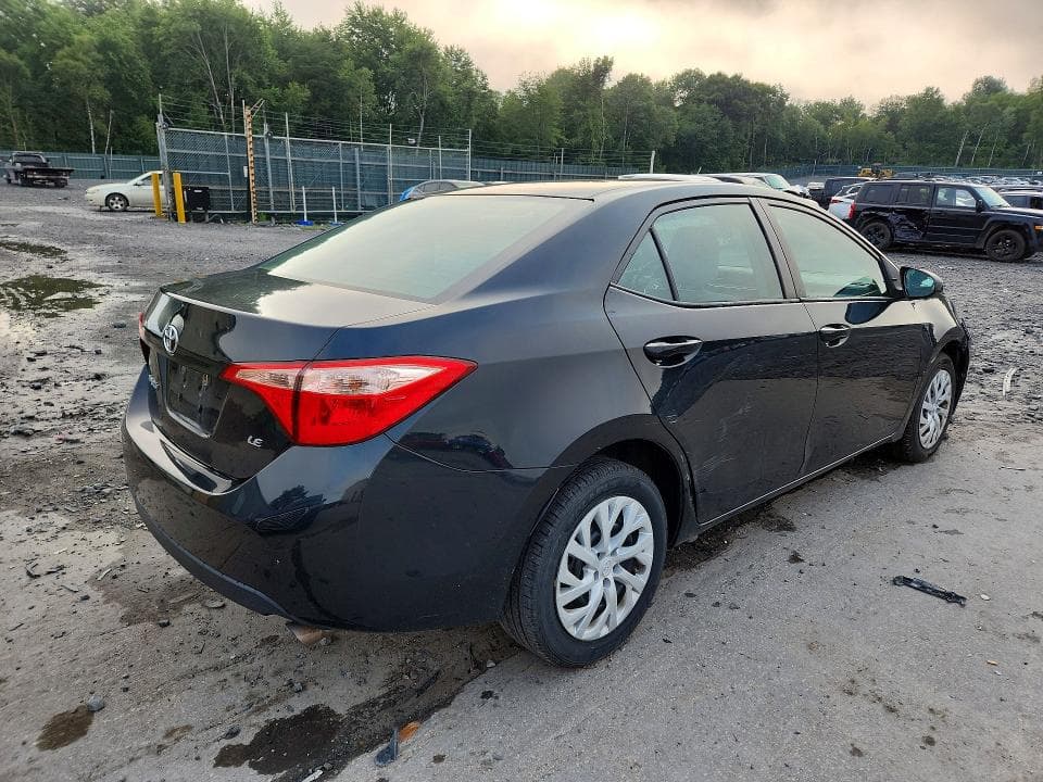 2017 TOYOTA COROLLA LE 3