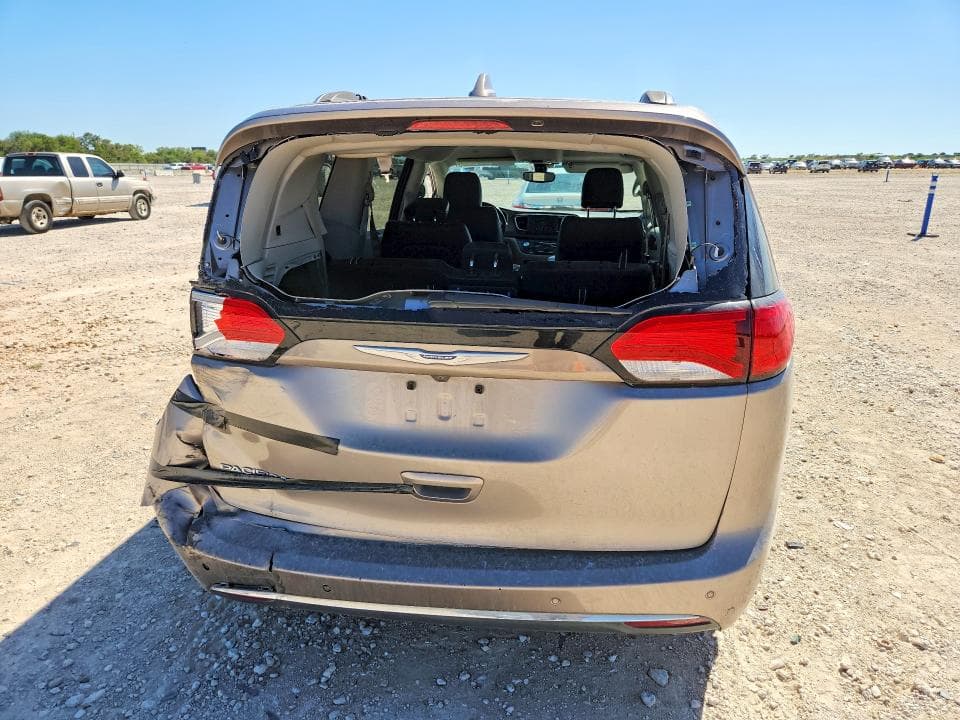 2018 CHRYSLER PACIFICA TOURING L 6