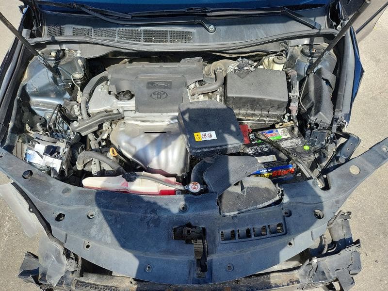 2017 TOYOTA CAMRY SE 11