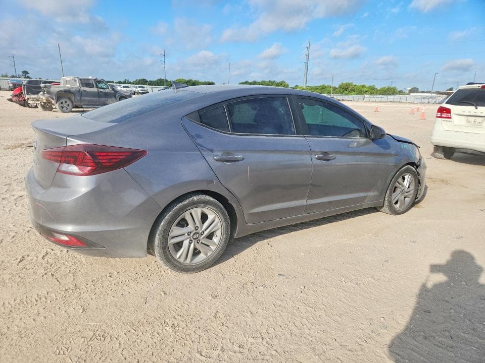 2019 HYUNDAI ELANTRA SEL 3