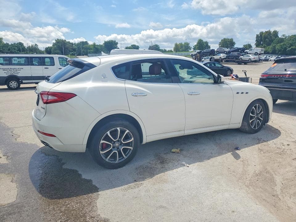 2017 MASERATI LEVANTE 3