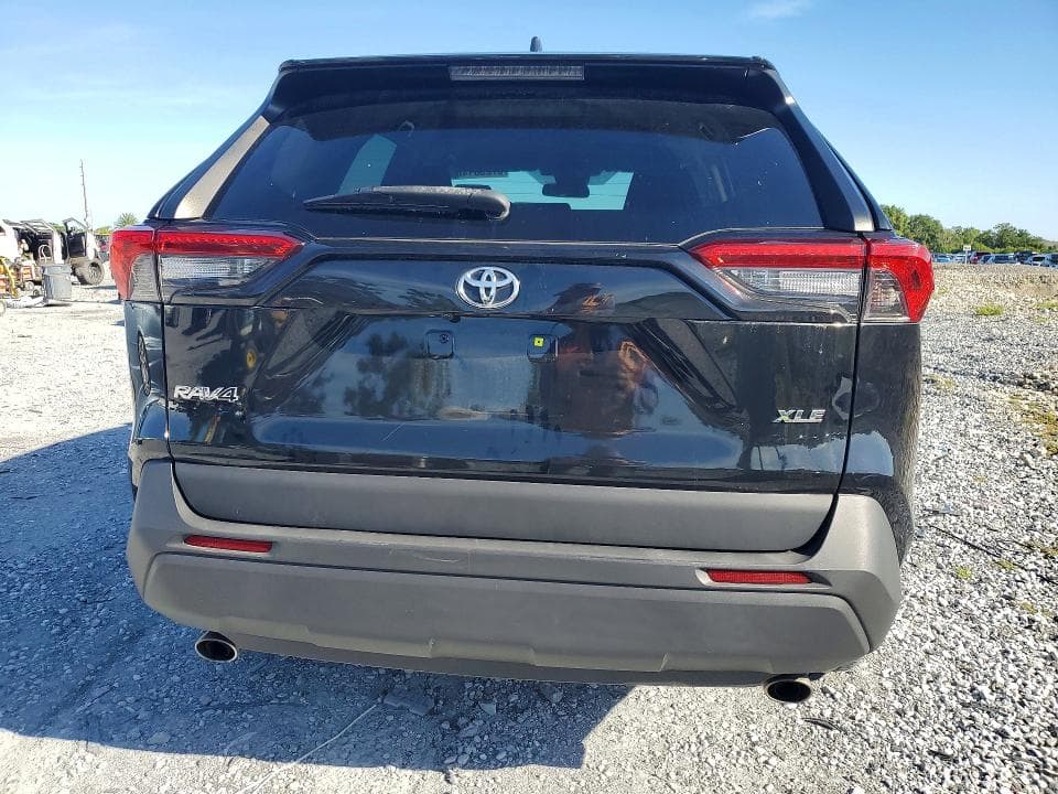 2020 TOYOTA RAV4 XLE 6