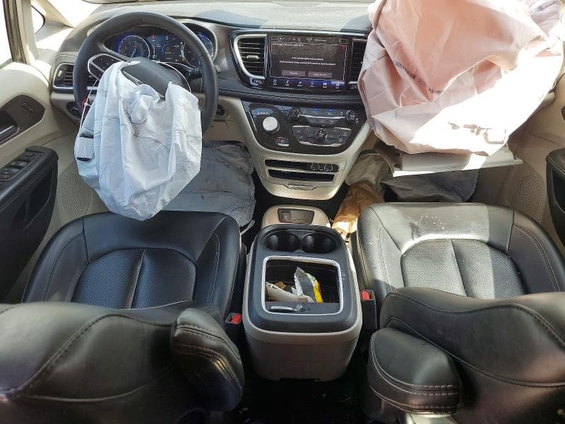 2023 CHRYSLER PACIFICA TOURING L 8