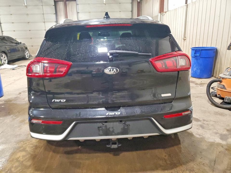 2017 KIA NIRO LX 6