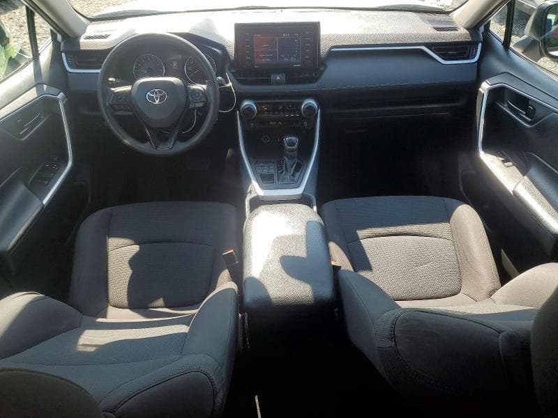 2020 TOYOTA RAV4 LE 8