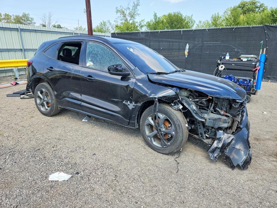 2024 FORD ESCAPE ST LINE 4